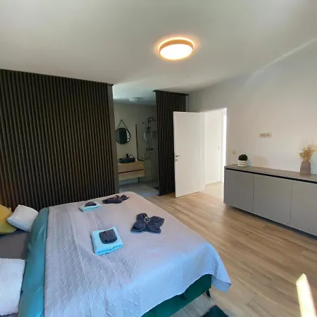 아파트 Adria Mit Traumhaften Blick Auf *